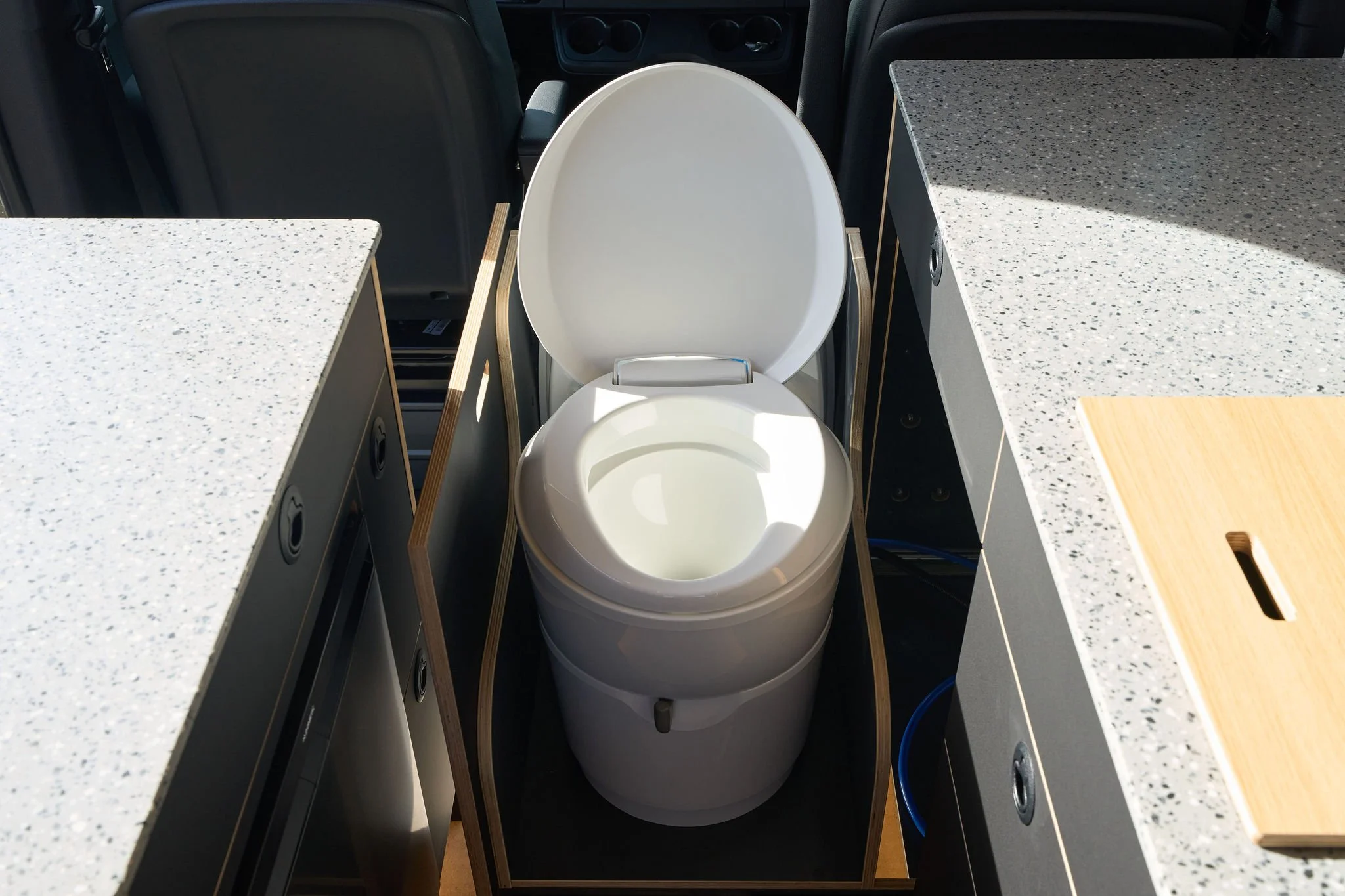 mercedes-4x4-sprinter-matt-and-dans-campervans-toilet.jpg