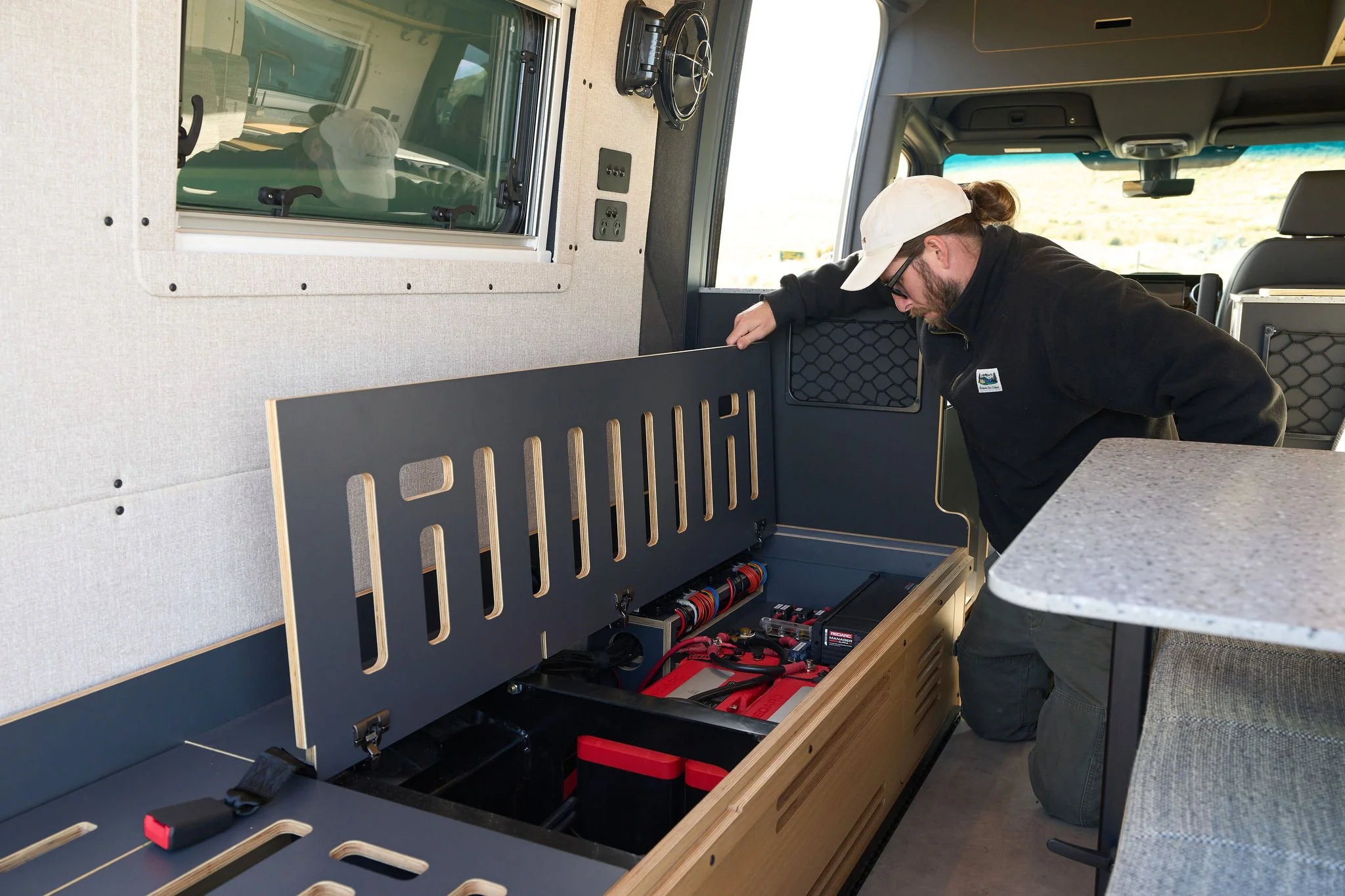 mercedes-4x4-sprinter-matt-and-dans-campervans-redarc-premium-power.jpg