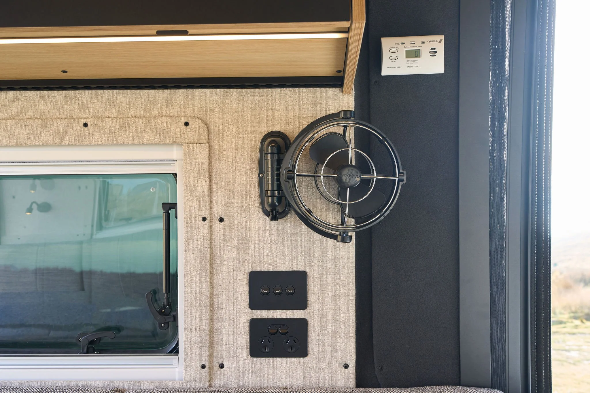 mercedes-4x4-sprinter-matt-and-dans-campervans-gimbal-fan.jpg