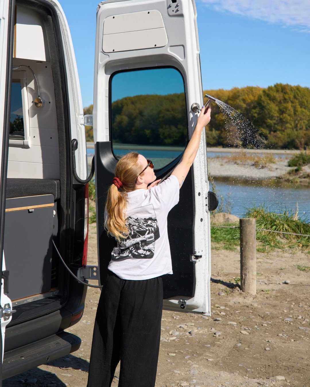 Ken and Jane&rsquo;s van has a lovely indoor shower, but sometimes, an outdoor wash station to rinse away the sand just hits different, right?

#campervanconversion #vanbuild #vanconversion #diycampervan #campervanbuild #vanconversionbuild #vanbuilde