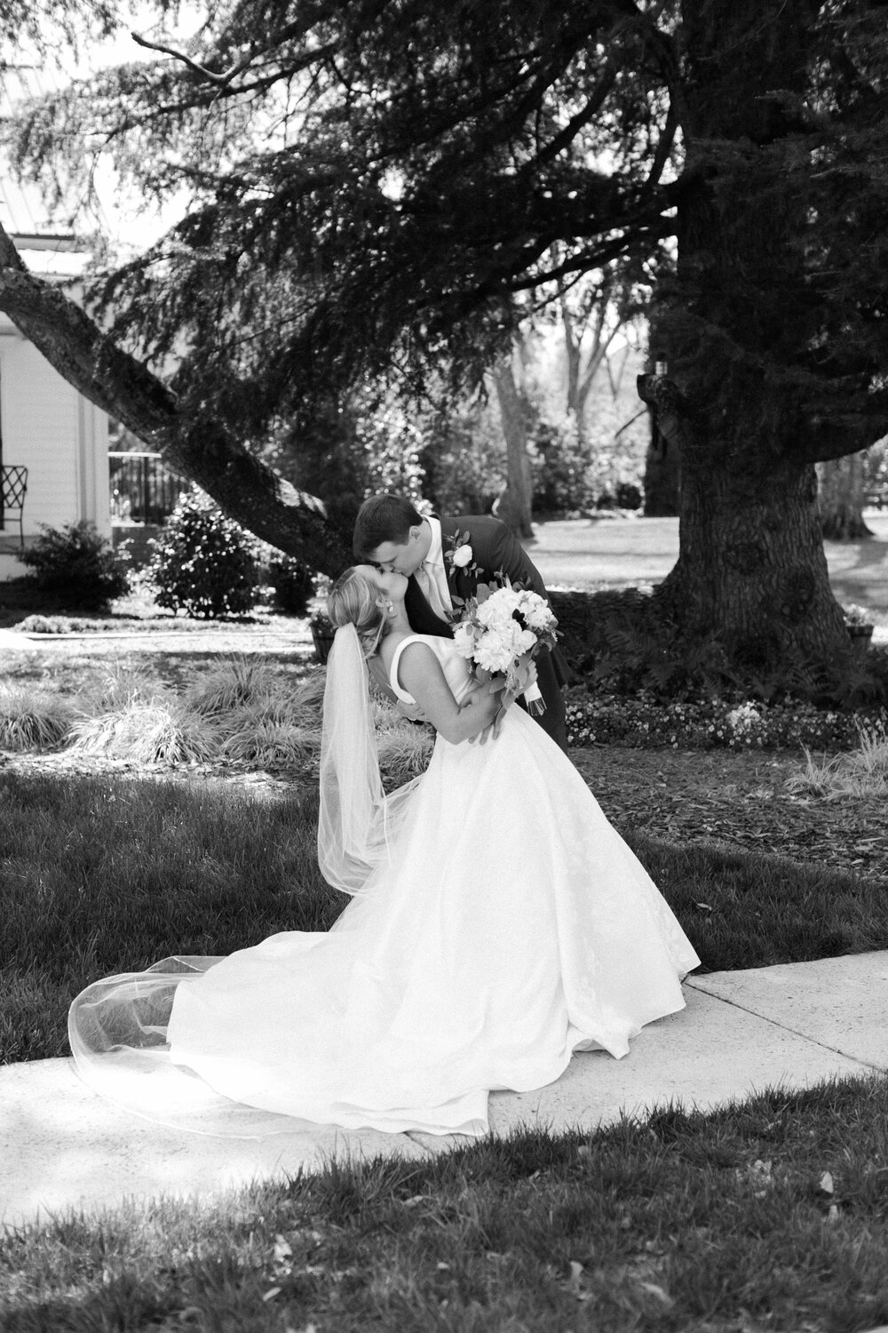 Magnolia-House-And-Garden-Wedding-Jonesboro045.jpg