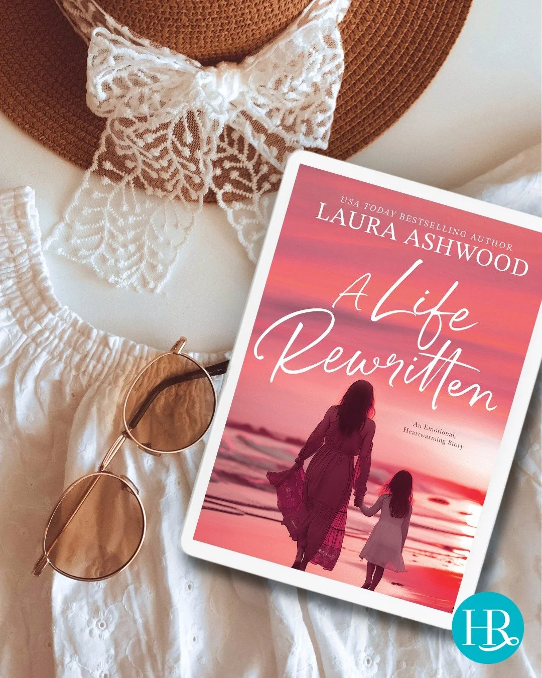 Looking for a cute beachy outfit to wear while reading A Life Rewritten by @lauraashwoodbooks? We&rsquo;ve got you covered! A floppy hat, pair of sunglasses, and flowy white linen clothes are the perfect bookworm attire for this feel-good read. 👒🕶️