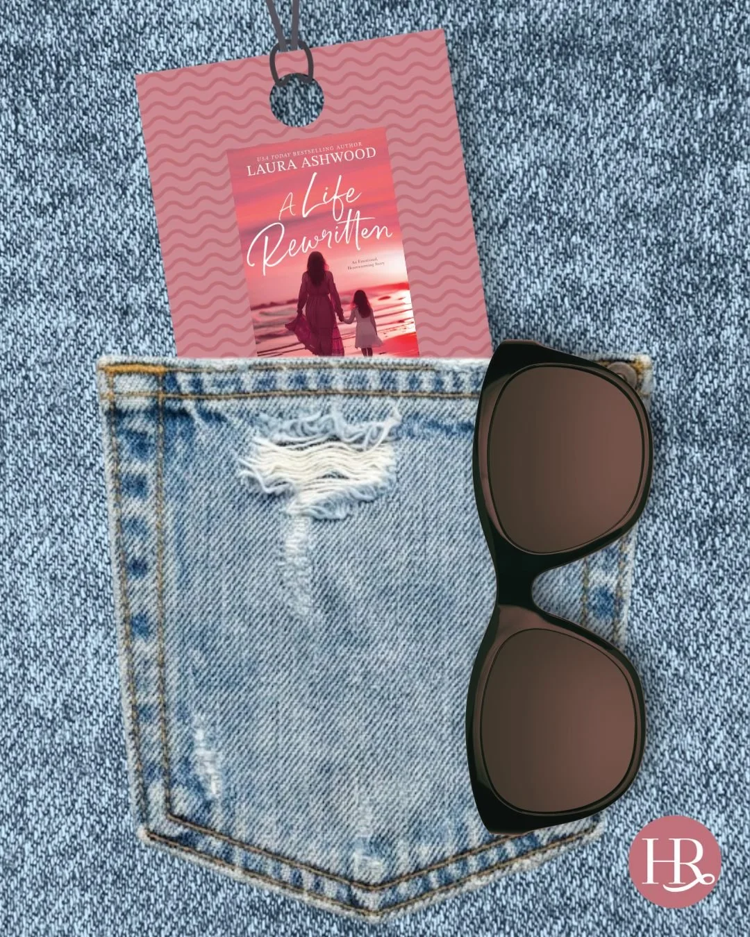 The weekend is almost here, and we&rsquo;re planning to head to the beach with a good book! A Life Rewritten by @lauraashwoodbooks brings all the heartwarming vibes and makes for the perfect summer read. ☀️

Shop now at the link in bio! 

#womensfict