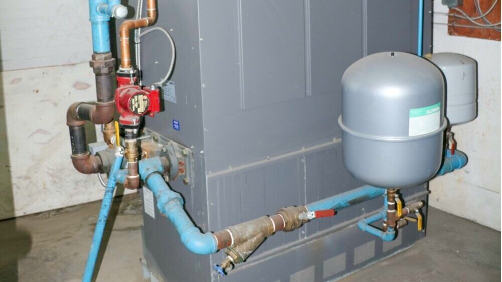 fircrest-apartments-110-bowron-ave-quesnel-boiler-heating-hot-water.jpg