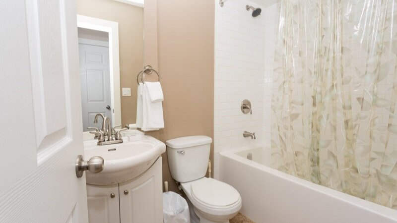 702+-+730+Kuldo+Blvd%2C+Kitimat+-+Updated+Bathroom.jpg
