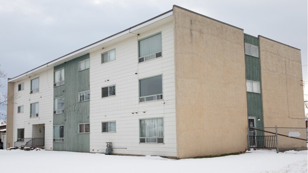 crestview-apartments-1617-108-ave-dawson-creek-Building+Side+Angle.jpg