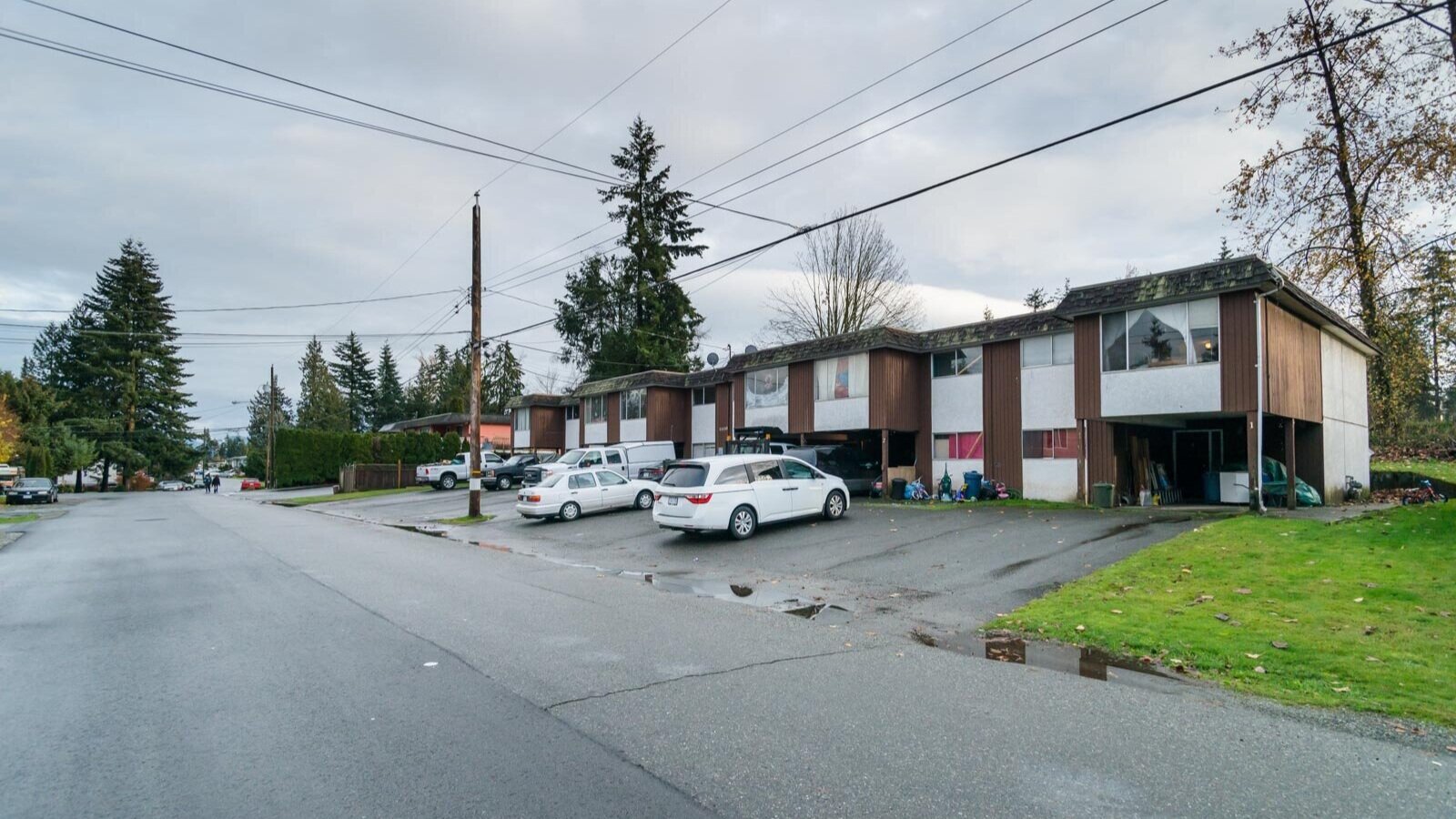 33330+Westbury+Ave%2C+Abbotsford+-+Front+Angle+View.jpg