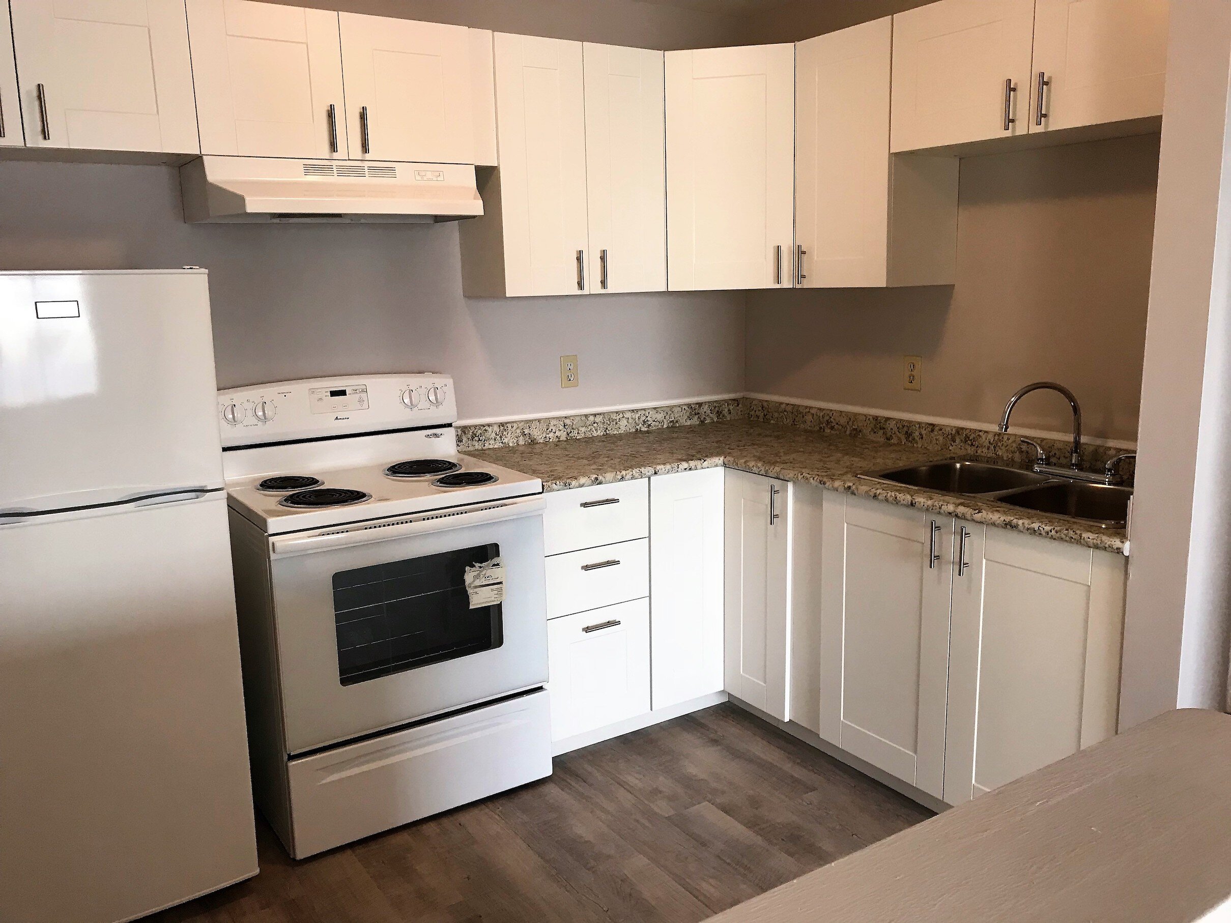 greenbriar-apartments-renovated-kitchen.jpg