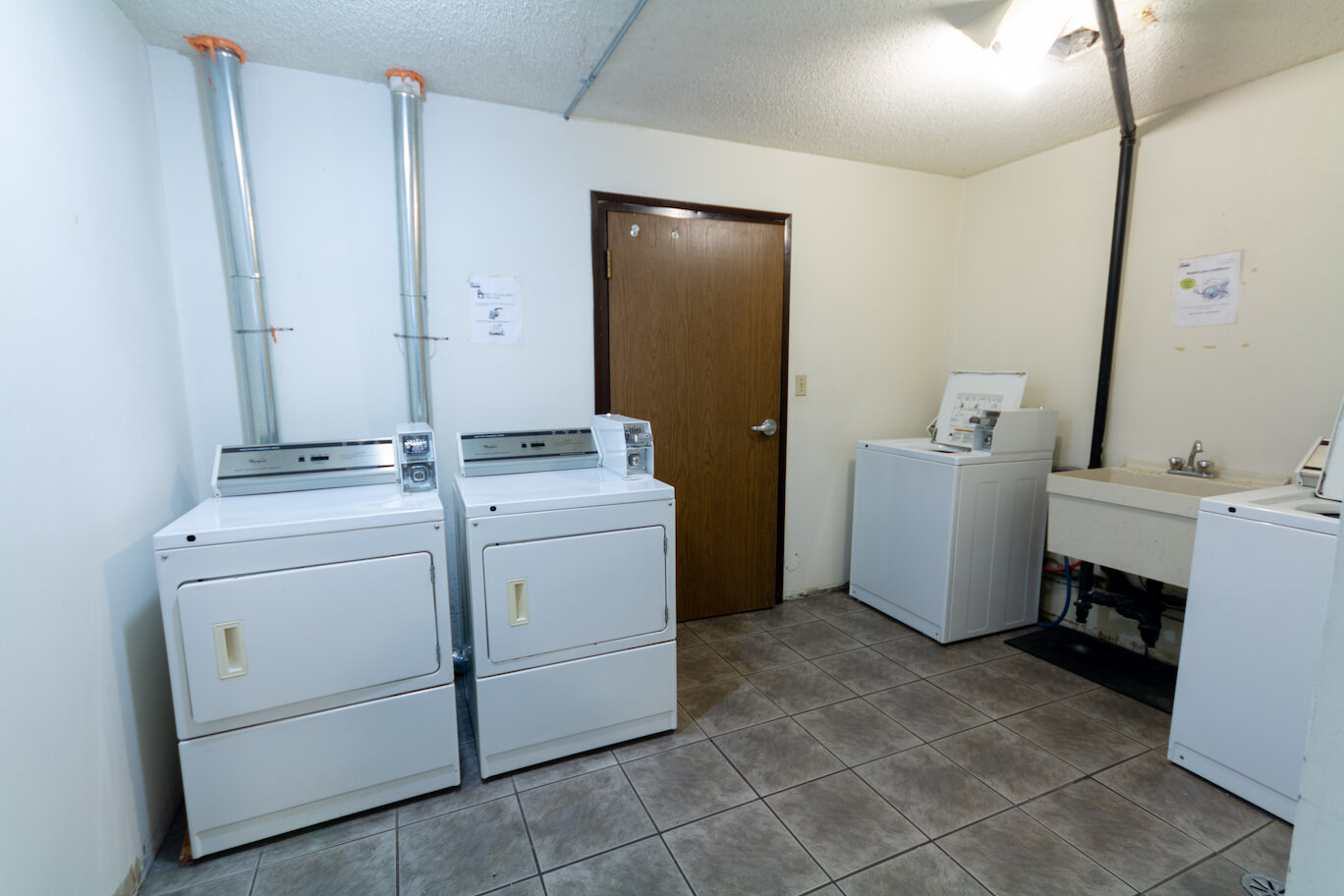 midtown-apartments-fort-st-john-laundry-room.jpg