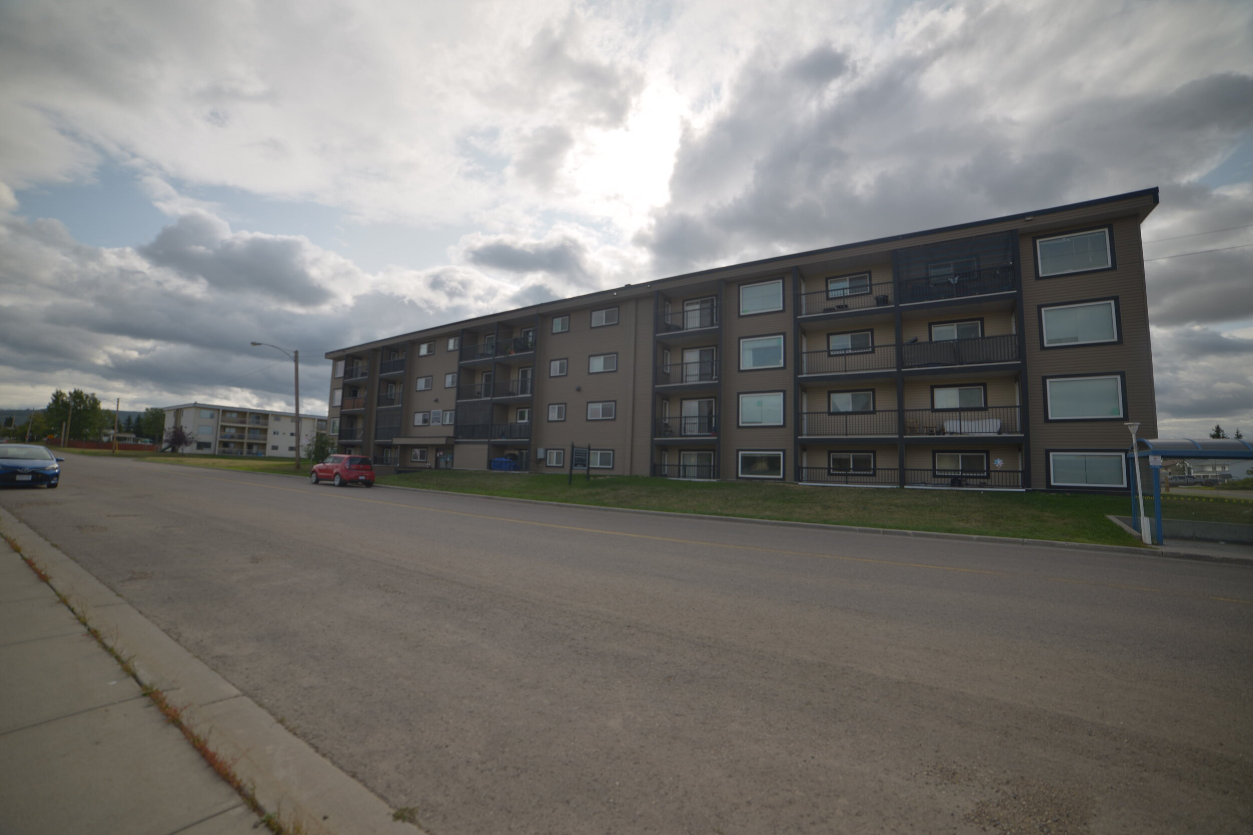 sunridge-apartments-10901-15-st-dawson-creek-building-exterior.JPG