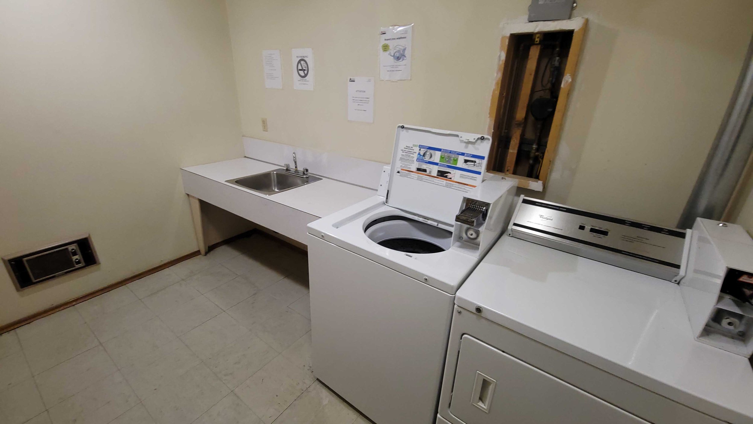 melsher-manor-9816-103-ave-fort-st-john-laundry.jpg