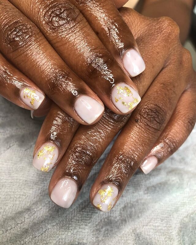 She has the Everlasting manicure + nail art⚜️
.
Appointments are available for mobile + our Dunwoody location!
.
Visit www.gonailsusa.com to book your next manicure service! .
#GoNailsUSA #GoNailsbydiamond #shortnails #mobilenailtechatlanta #atlantan
