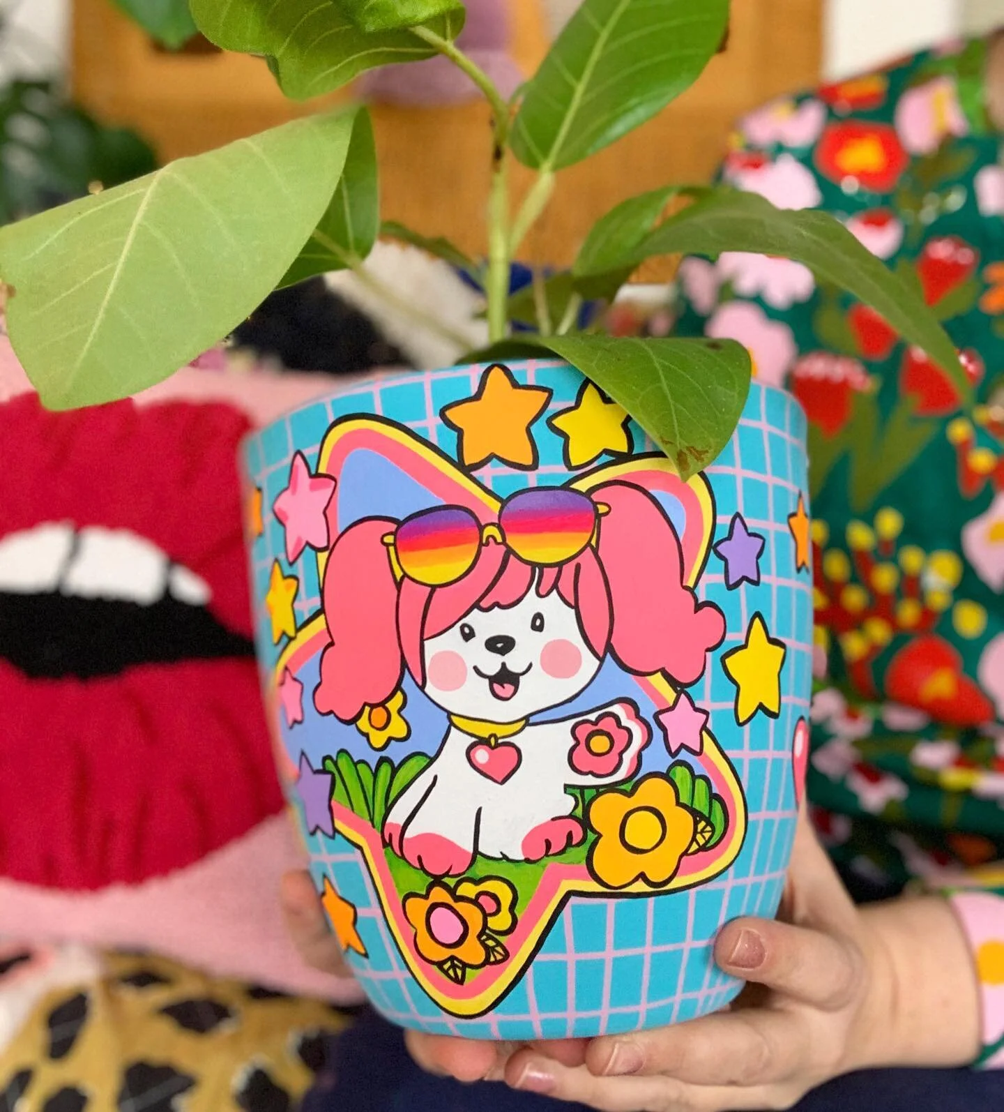 Today i didn&rsquo;t quite get the pot I planned to post finished (not even 50% finished 😅).. luckily I had a new Poochie pot from the weekend to stand in #apotaday 🐶 ⭐️ 💓 #schoolholidays

*6yos favourite, as per pic 💗
.
.
.
.
.
#poochie #poochie