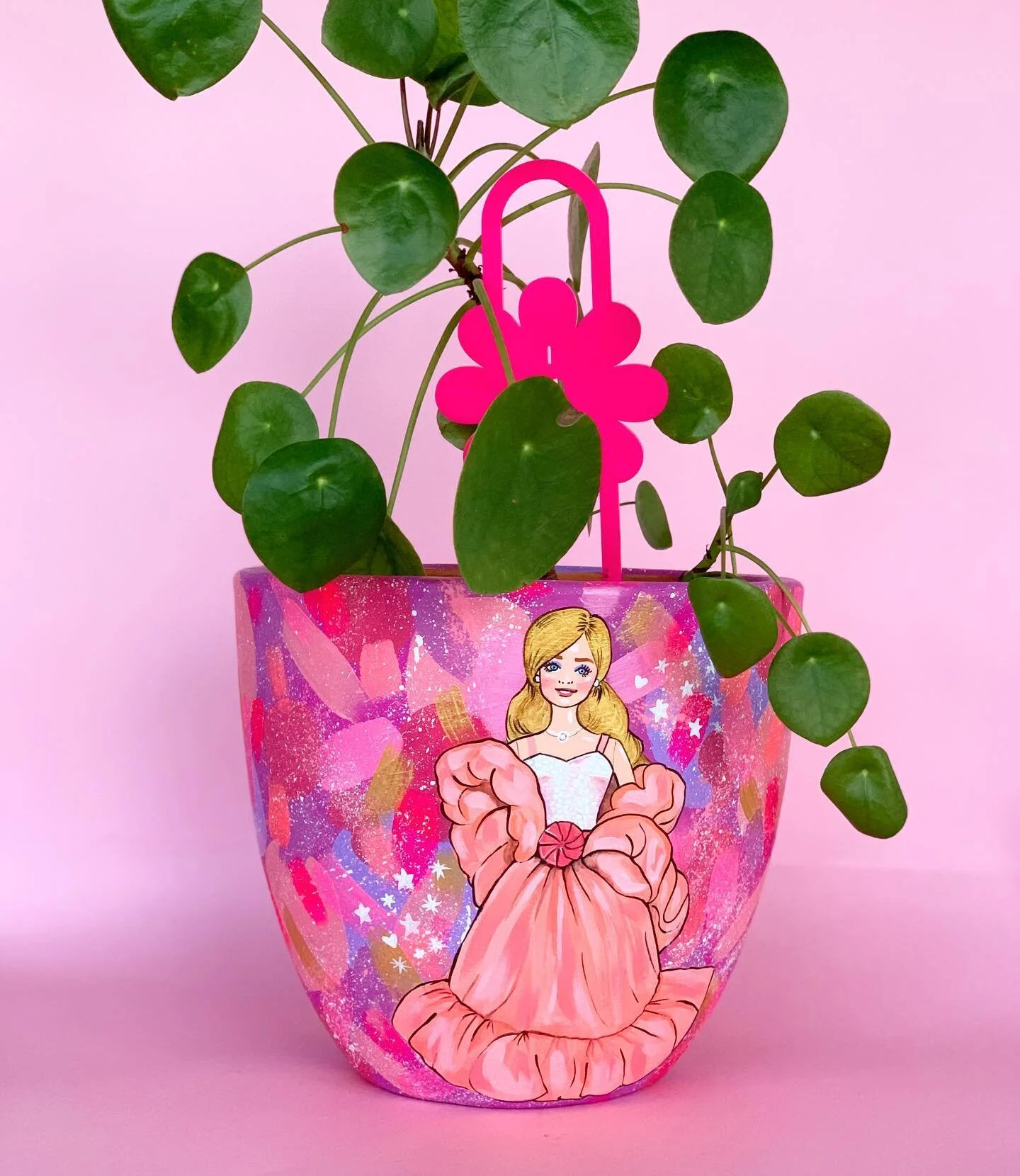 Total experiment today! 🍑 She aint perfect (I&rsquo;ll revisit later to tweak her hair and gown) but she IS the 80s most fashionable flavour combo - Peaches and Cream 💗🍑🍑
.
.
.
#apotaday for the school holidays
.
.
.
#peachesandcream #peachesandc