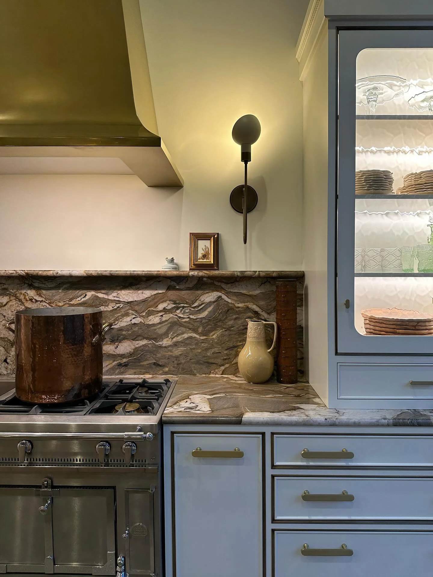 Had the privilege to visit the @venegasandcompany showroom this week for a discussion  with @interiordesigncommunity and The Hutt Group. As a kitchen design studio, I knew the Venegas showroom would be beautiful but I was not expected to be wowed! Ca