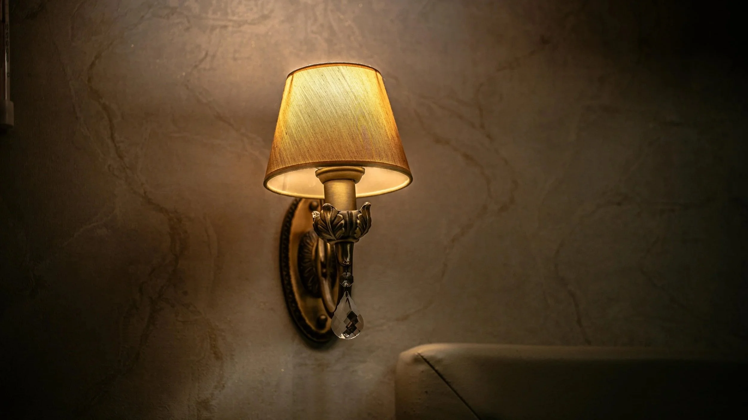 The Hunt for Vintage Lighting