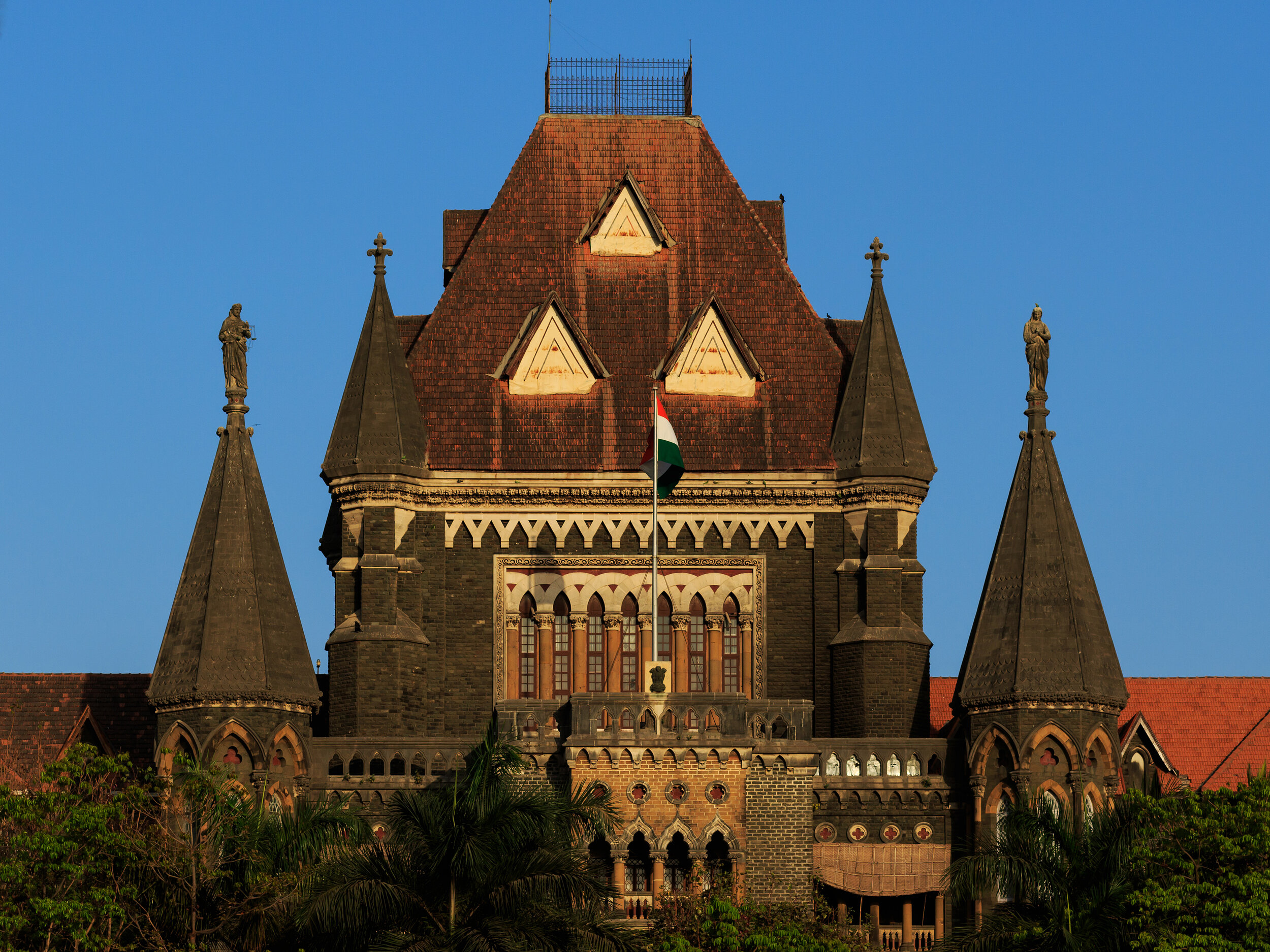 Indian Courts - Image credit: https://en.wikipedia.org/wiki/High_courts_of_India#/media/File:Mumbai_03-2016_40_Bombay_High_Court.jpg