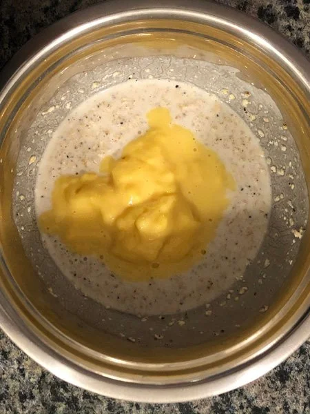 adding mango puree to oats