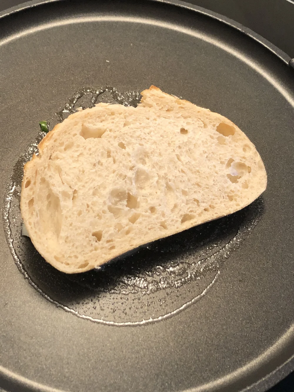 How to Toast Bread in Cast Iron Skillet: Perfectly Crispy Every Time