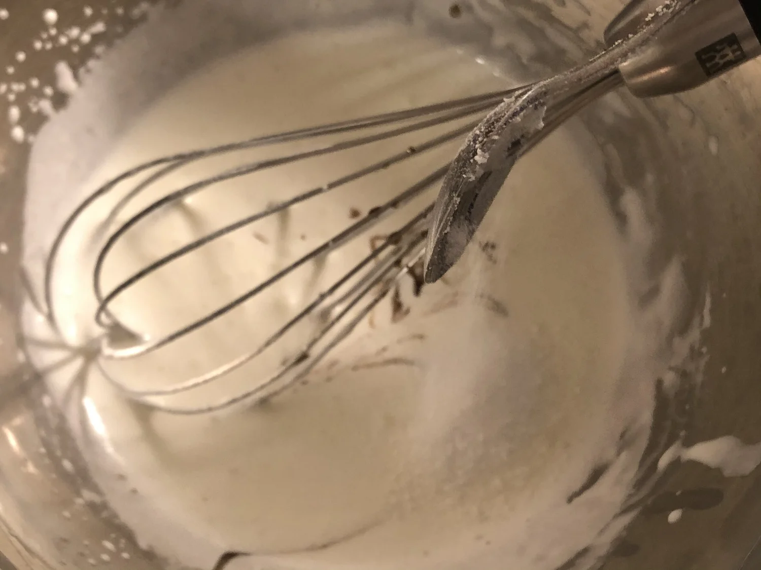 Whipping Cream With Hand Mixer: Easy Steps for Perfect Peaks