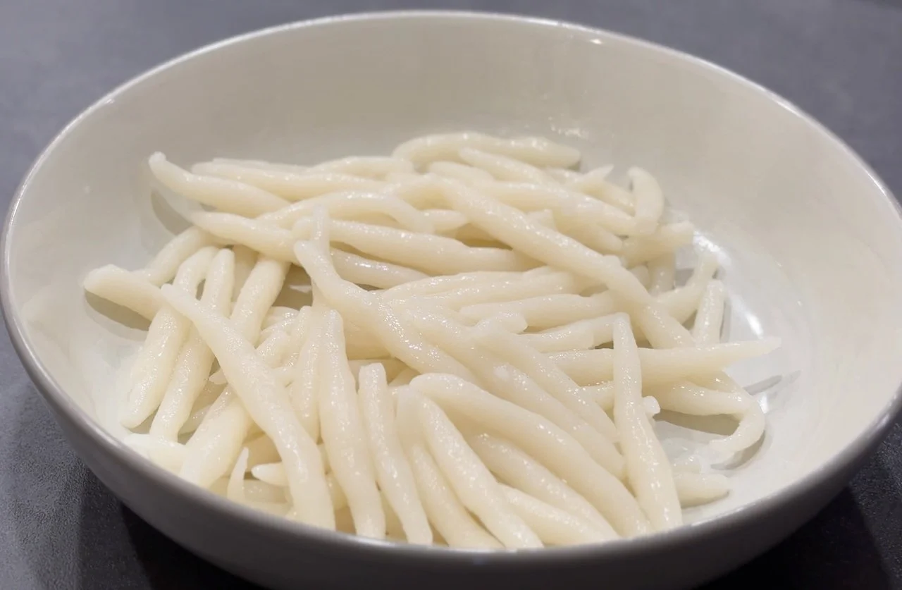 How to Make Rice Pin Noodles (Loh Shi Fun)