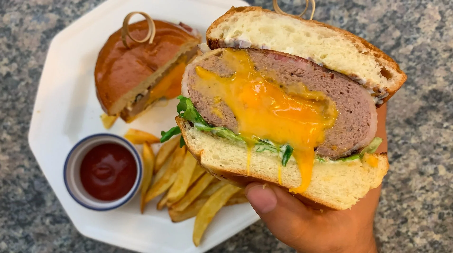 Sink Your Teeth into this Bacon-Wrapped Jucy Lucy Burger
