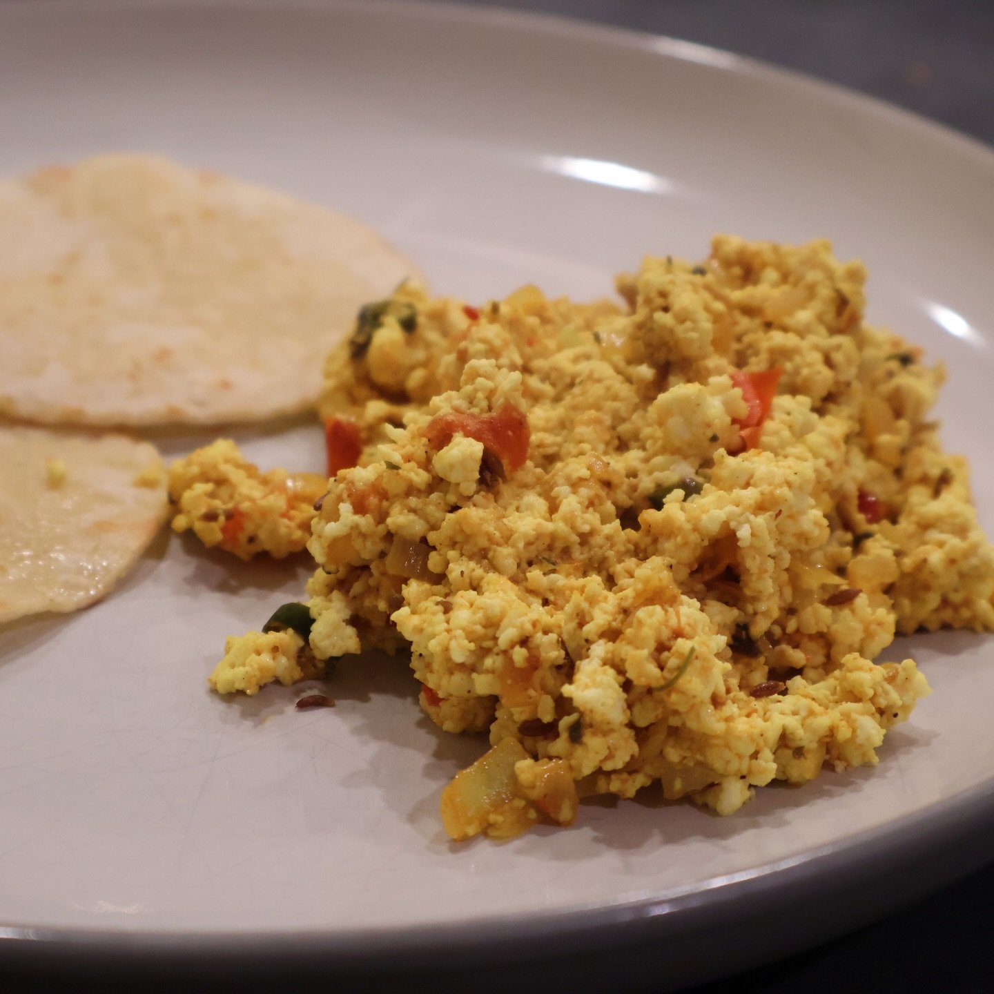 Paneer bhurji always hits the spot! Creamy and lightly spiced, it's amazing with rotis or parathas! Get the recipe on www.cookingwithanadi.com or go to the link in my bio! 

#indianfoodrecipes #cooking&nbsp;#paneer #indianrecipe #indianfood