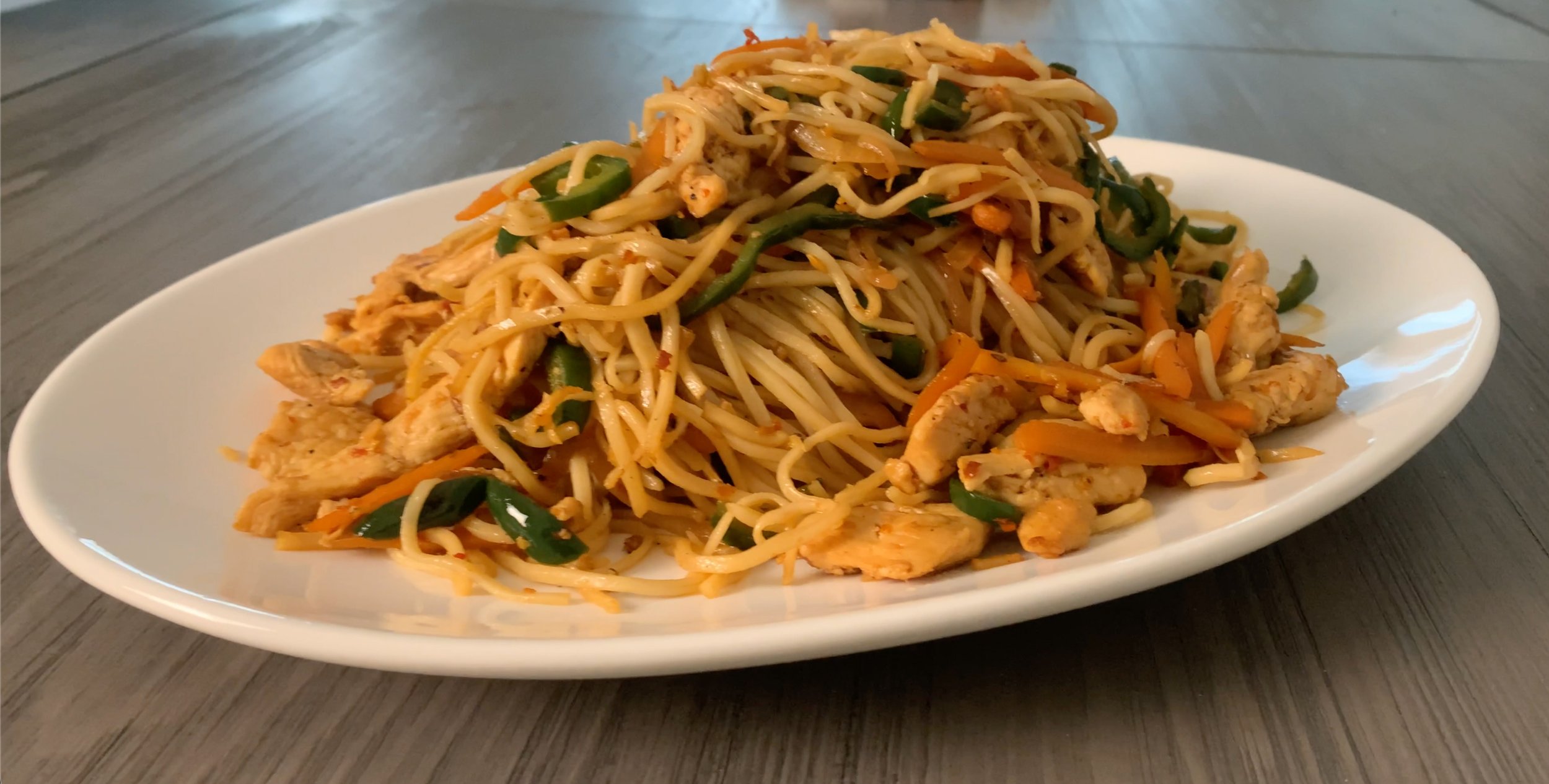 Indo-Chinese Chicken Hakka Noodles Recipe