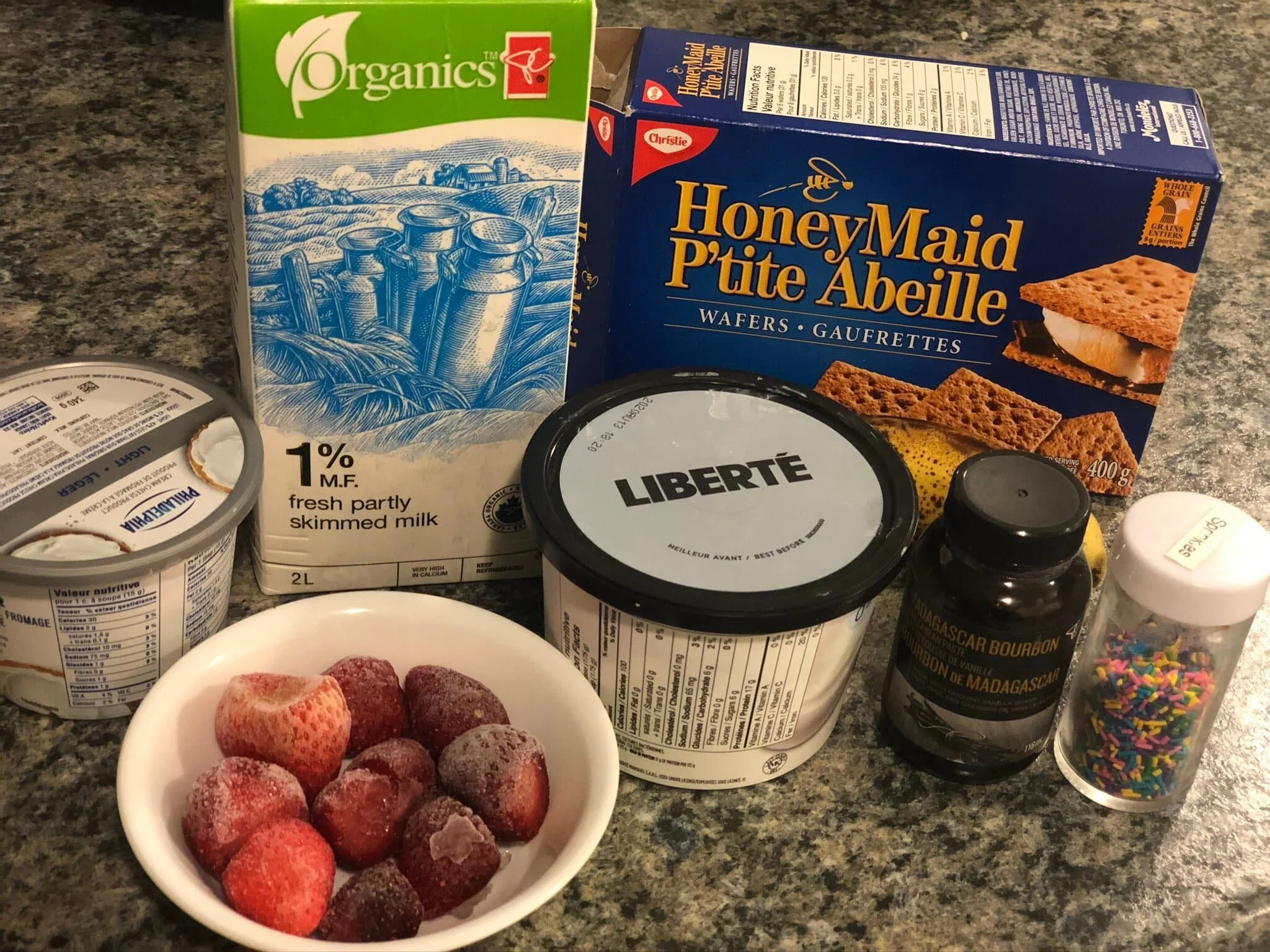 ingredients for strawberry cheesecake smoothie