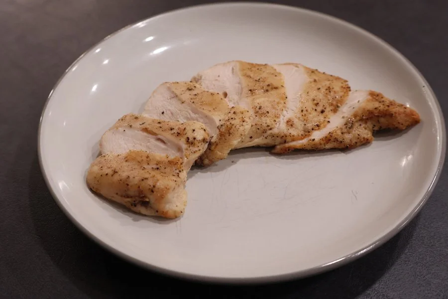sliced air fried chicken breast picture