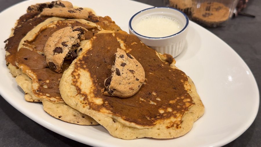 chocolate chip cookie pancakes