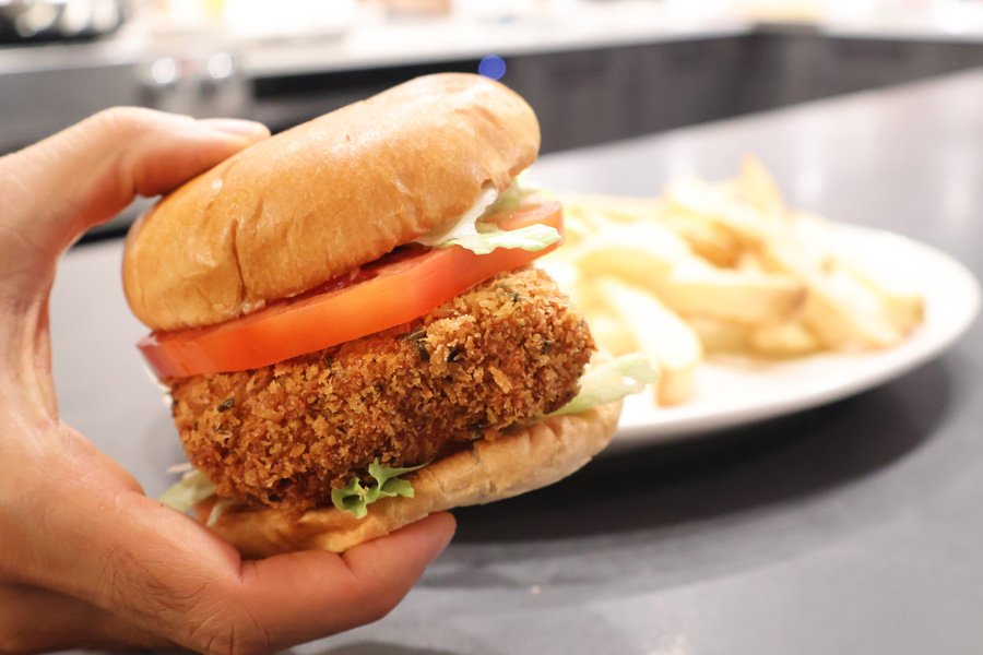 picture of spicy paneer burger