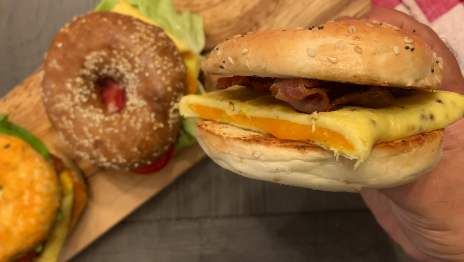 Perfect Breakfast BELT Bagel Sandwich Bagel Sandwich with Egg, Cheese and Bacon! — Cooking