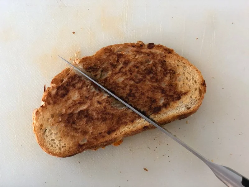 cutting sandwich in diagonal