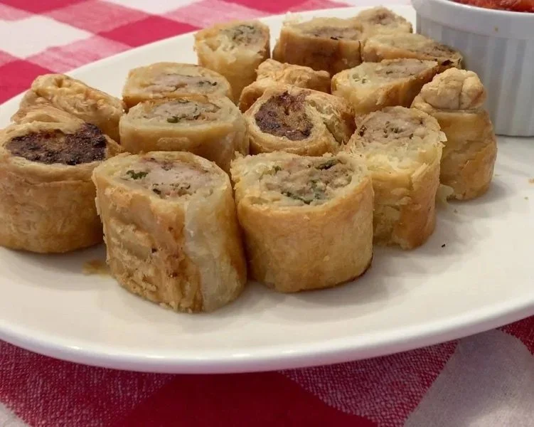 air fryer puff pastry sausage rolls