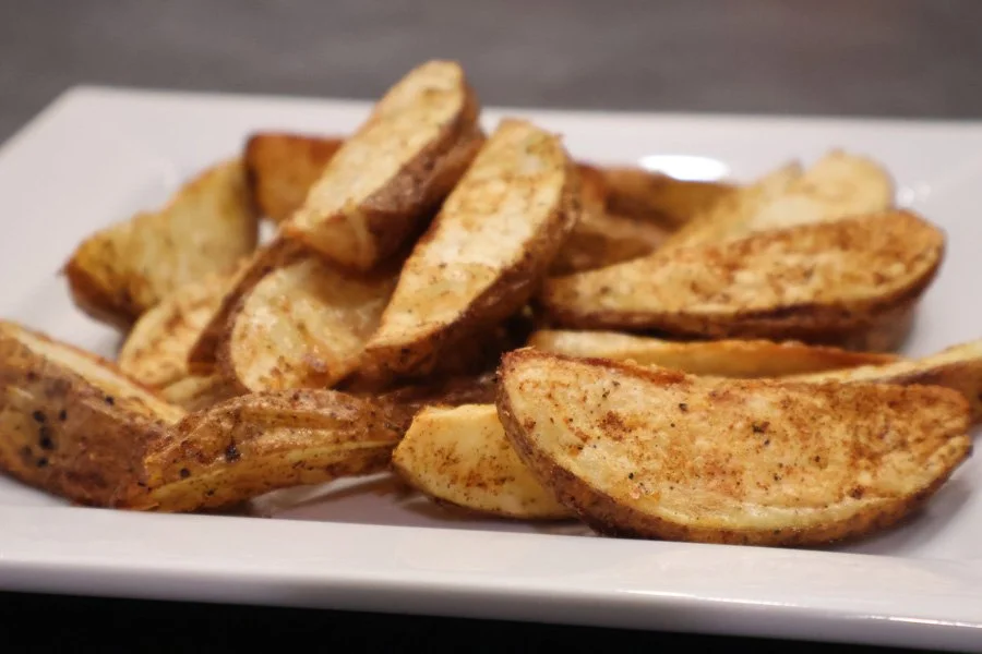 air fryer cajun potato wedges image