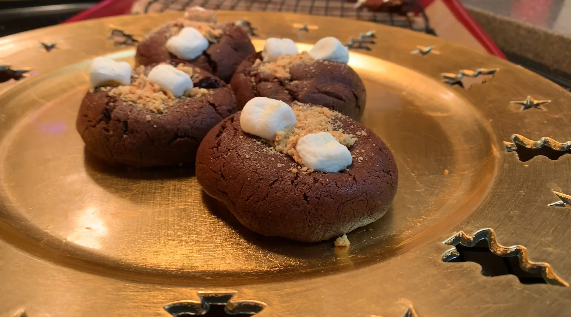 s'mores stuffed cookies