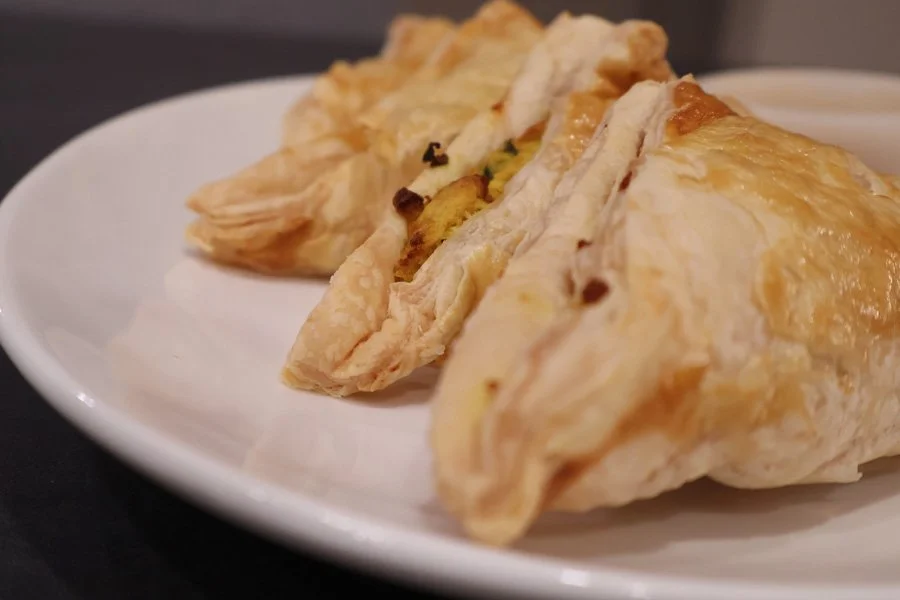 closeup of aloo puff patties