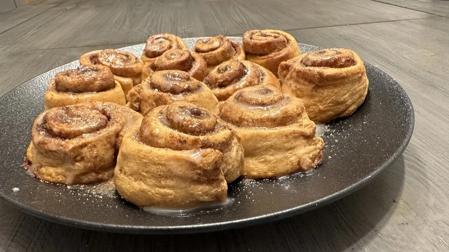 air fryer cinnamon buns