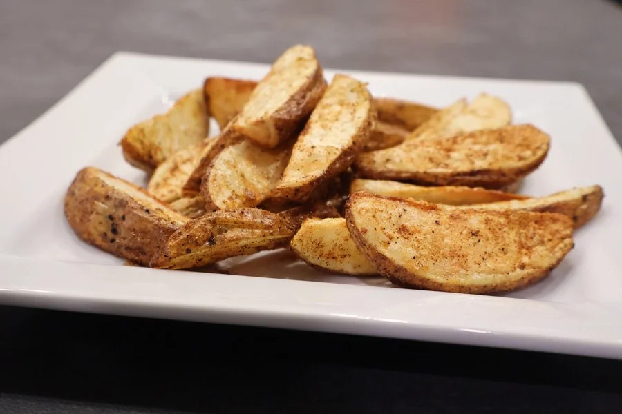 air fryer cajun potato wedges picture