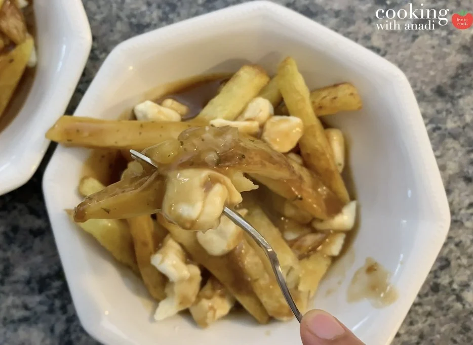 classic poutine