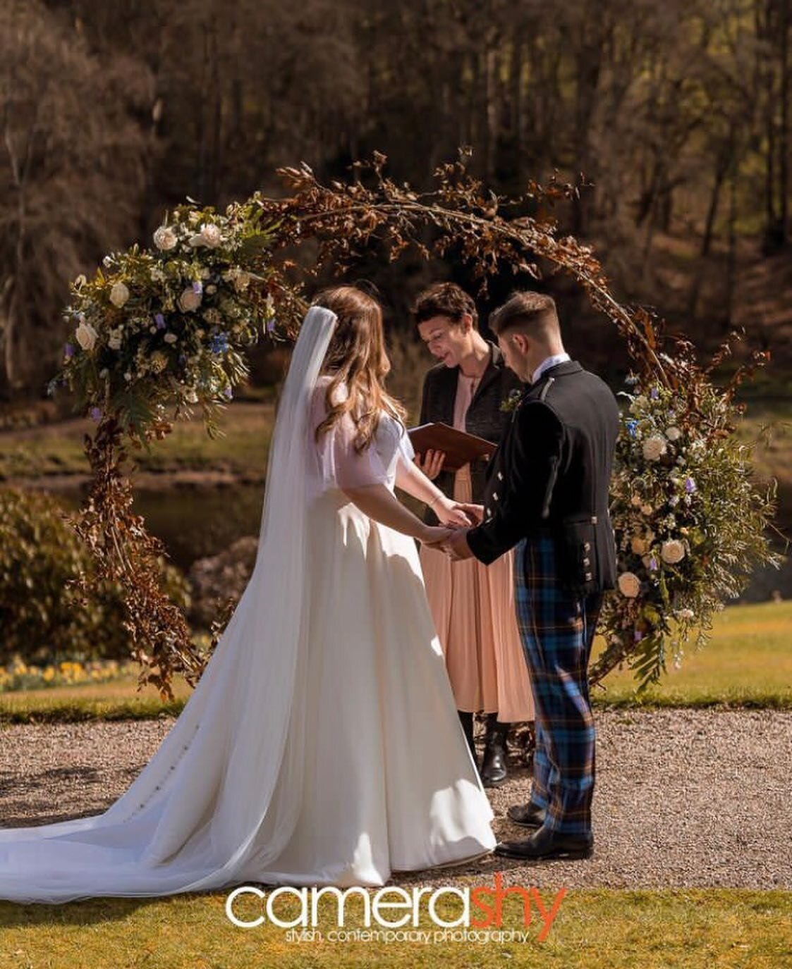 ❤️Our beautiful bride Amy ❤️

Amy chose a beautiful gown from @justinalexander and how amazing does she look?! 

Congratulations to you both! And thank you for choosing Carringtons Bridal Boutique 🥰

Jan x

@camerashyphotographyedinburgh 📸

#realbr