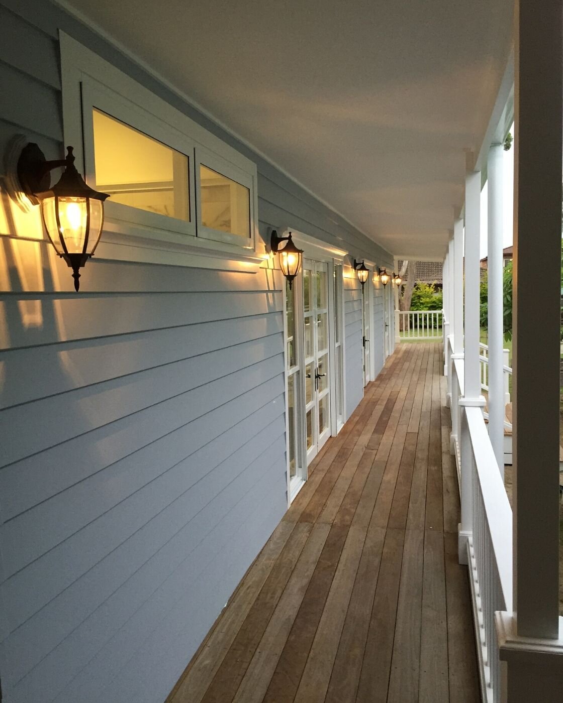 Traditional Outdoor Lights 2 - Inner Loop Electrical.jpg