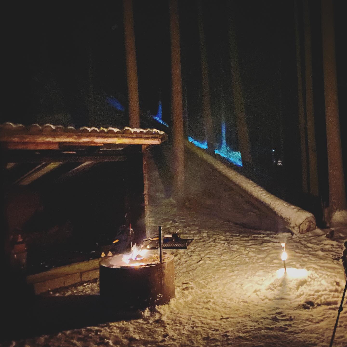 V&aring;r M&ouml;rkervandring funkar f&ouml;r b&aring;de barn och vuxna. Ig&aring;r f&ouml;ljde tv&aring; barnlediga f&ouml;r&auml;ldrar med. Det funkar f&ouml;rst&aring;s ocks&aring;! 🥰🤗 
Vi fick en fin kv&auml;ll med frisk luft, tid att varva ner