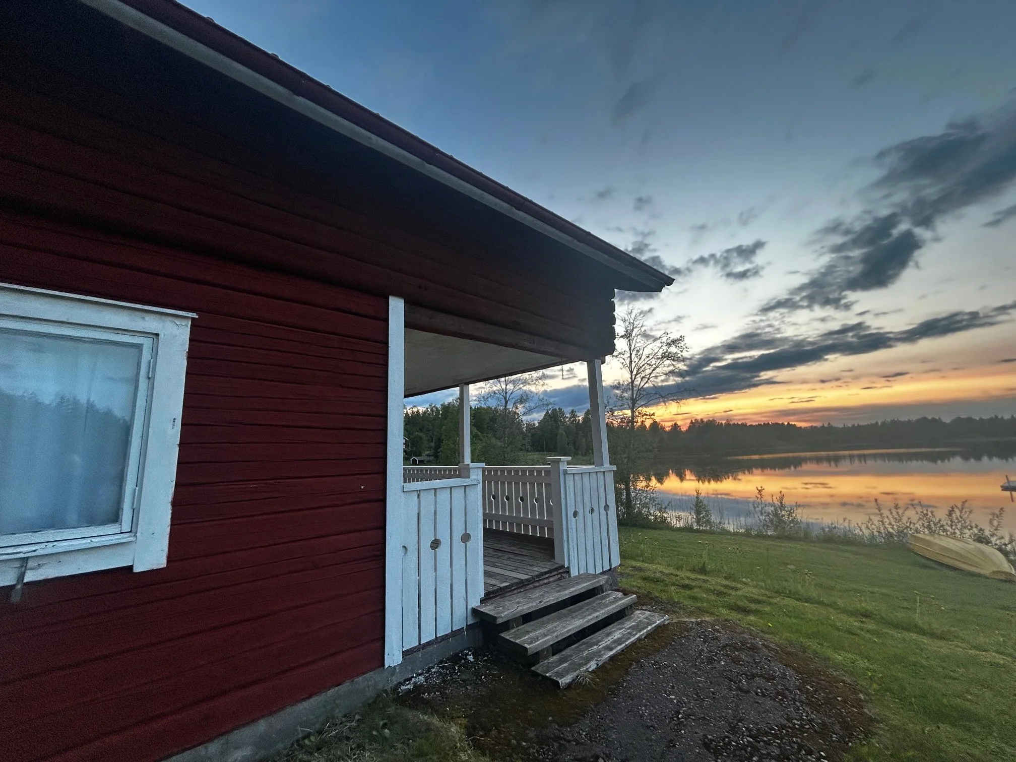 Stugan i solnedgång.jpg