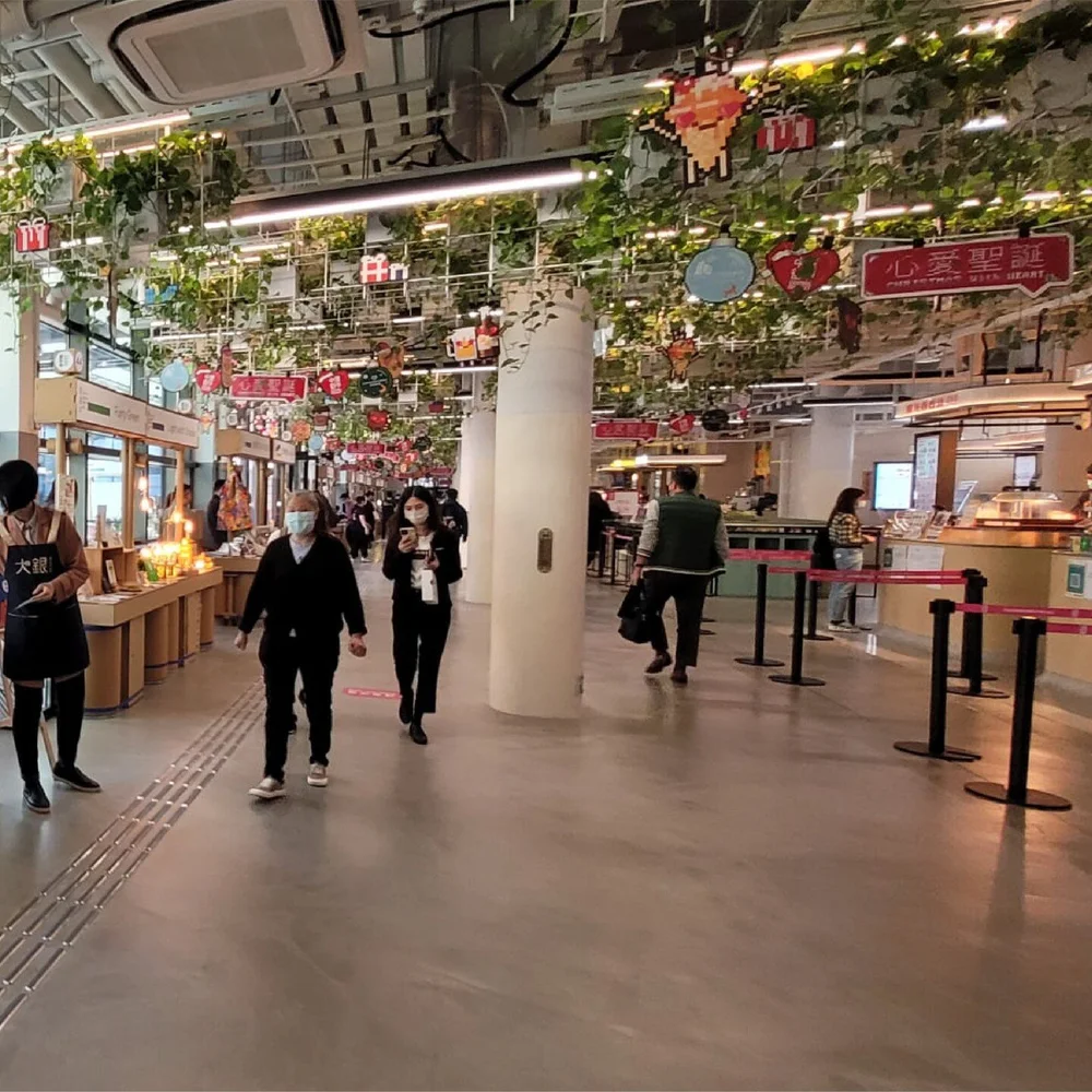 /
URBAN MARKET: LESS IS MORE

URBAN MARKET: LESS IS MORE is a first-of-its-kind (long) weekend market for Hong Kong innovations and creations. The 50 market stalls mean to engage / promote / test / interact / sell to a wide spectrum of customers as w