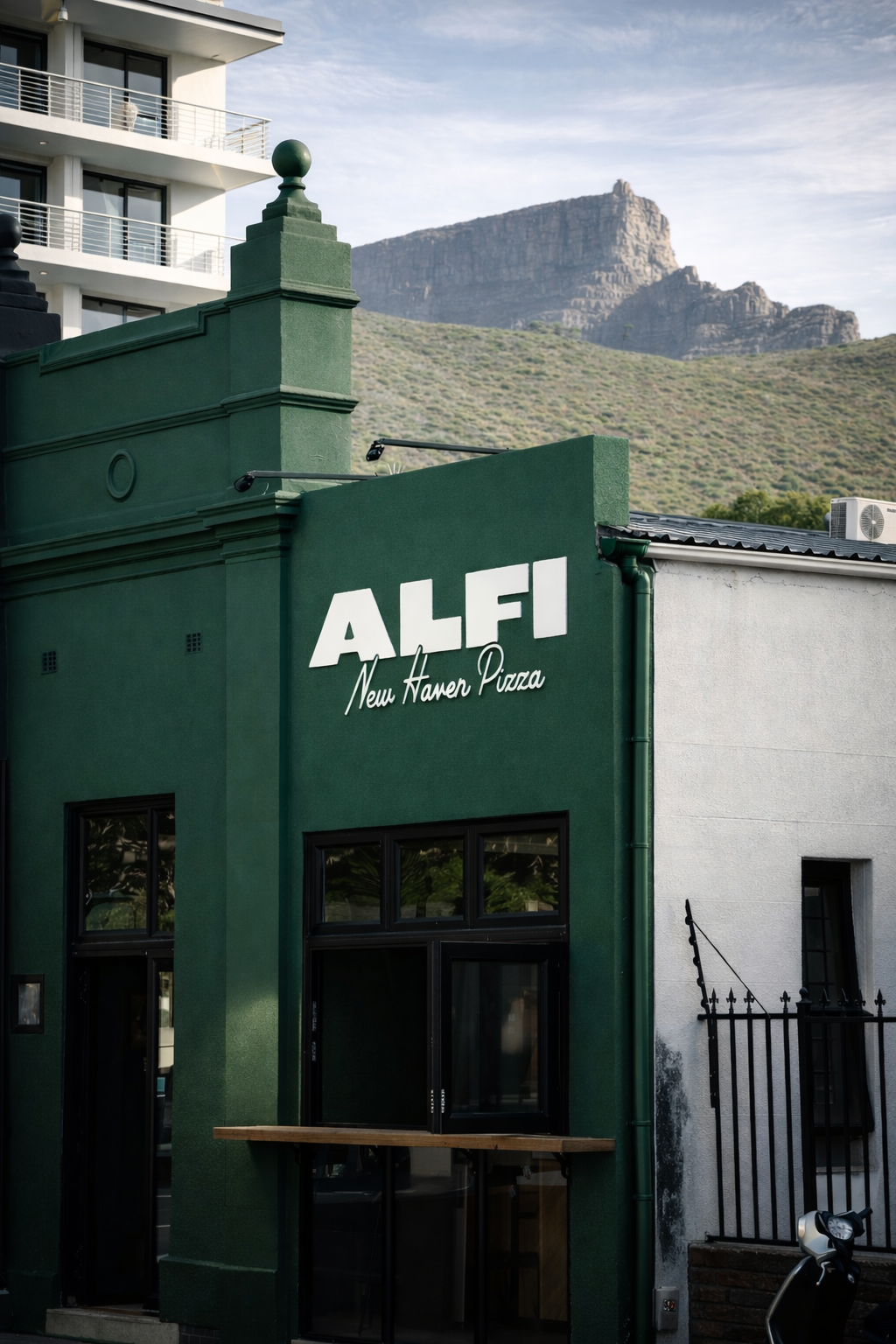 Alfi New Haven Style Pizza