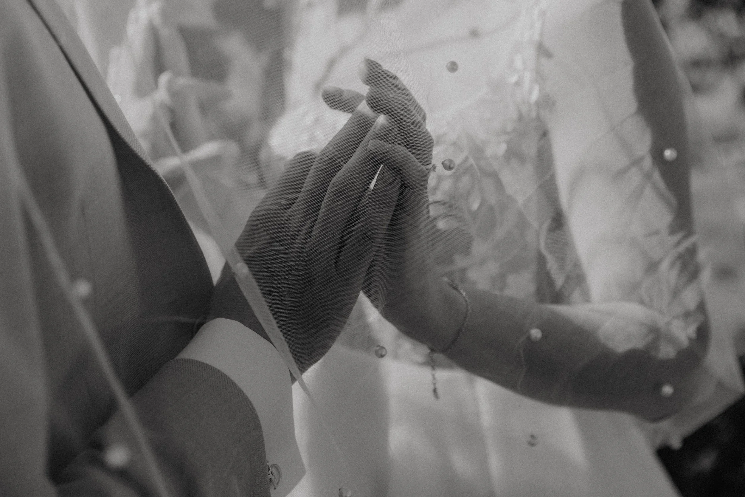 Karlingberger Gut Hochzeit Oberösterreich Brautpaar Liebe Braut Bräutigam Location Floristik Paarshooting