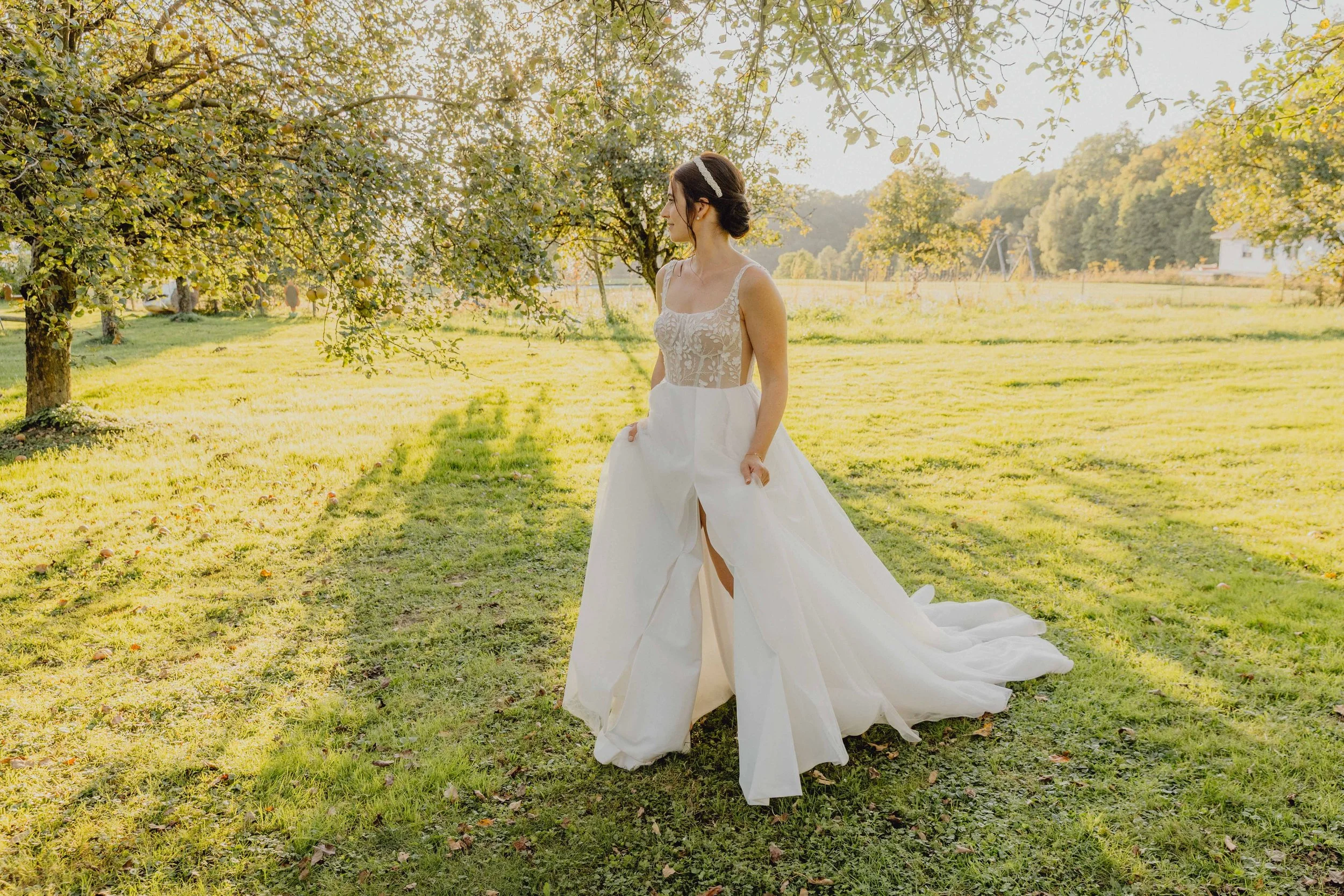 Karlingberger Gut Hochzeit Oberösterreich Brautpaar Liebe Braut Bräutigam Location Floristik Champagner Tower Agape