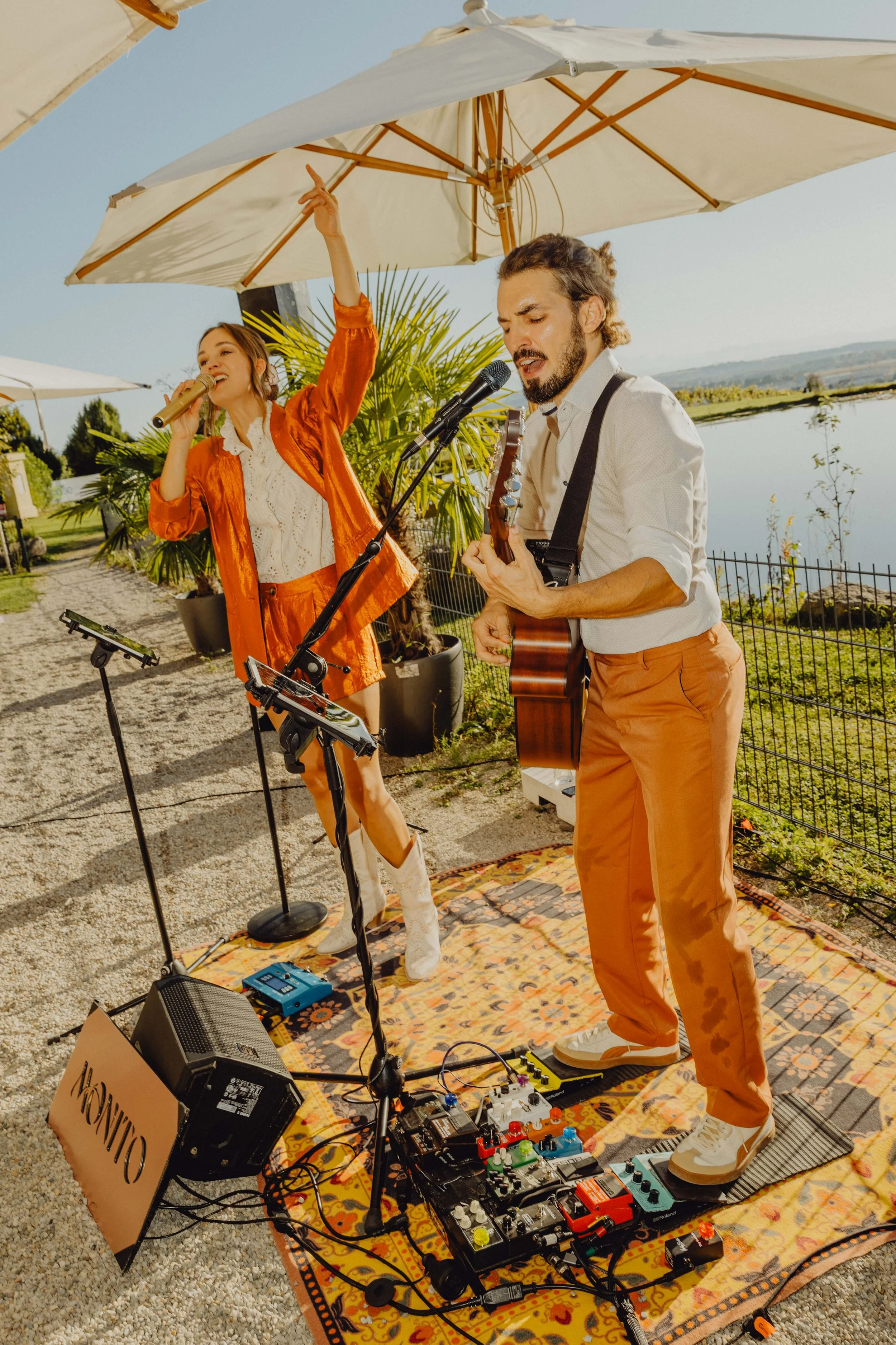 Karlingberger Gut Hochzeit Oberösterreich Brautpaar Liebe Braut Bräutigam Location Floristik Champagner Tower Agape